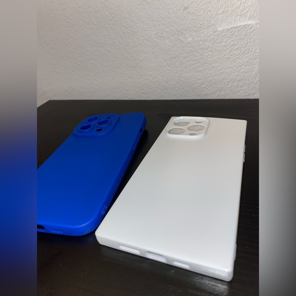 2 iPhone Case Bundle - Picture 4 of 4